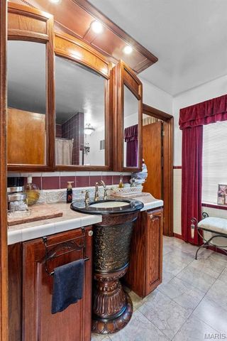 12205 Bellefontaine Road, St Louis, MO 63138