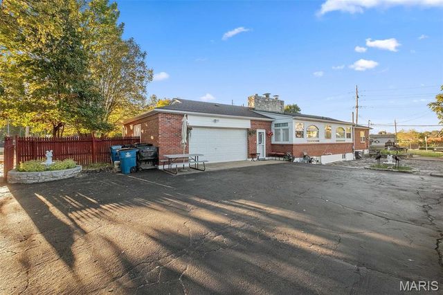 12205 Bellefontaine Road, St Louis, MO 63138