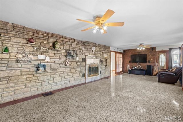 12205 Bellefontaine Road, St Louis, MO 63138