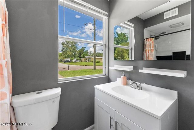 1629 LOUVRE Drive, Jacksonville, FL 32221