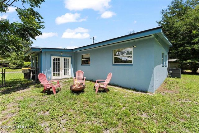 1629 LOUVRE Drive, Jacksonville, FL 32221