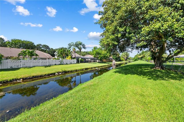 10370 NW 20th Ct, Sunrise, FL 33322