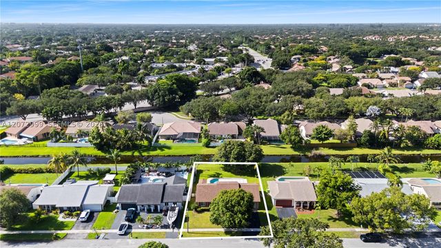 10370 NW 20th Ct, Sunrise, FL 33322