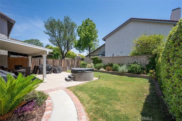 28828 Loretta Lane, Canyon Country, CA 91387