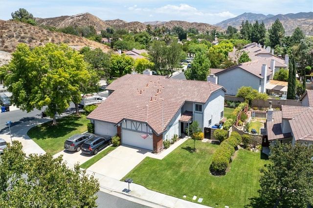 28828 Loretta Lane, Canyon Country, CA 91387