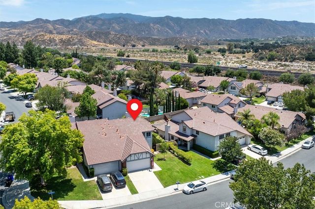 28828 Loretta Lane, Canyon Country, CA 91387
