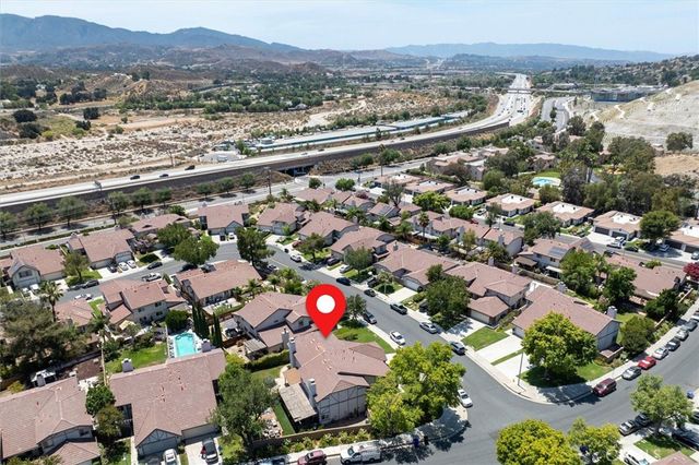 28828 Loretta Lane, Canyon Country, CA 91387