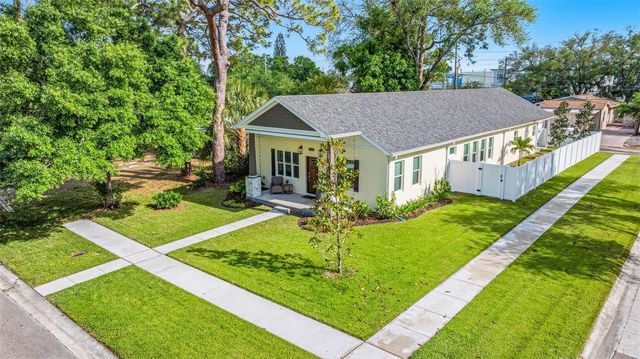 494 39TH AVENUE N, St Petersburg, FL 33704