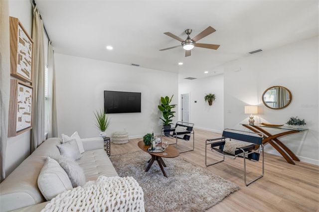 494 39TH AVENUE N, St Petersburg, FL 33704