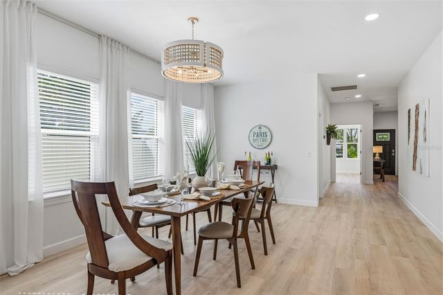 494 39TH AVENUE N, St Petersburg, FL 33704