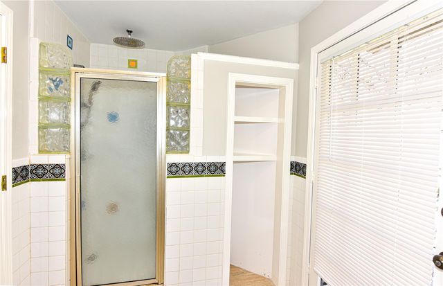 410 Kenniston DR, Austin, TX 78752