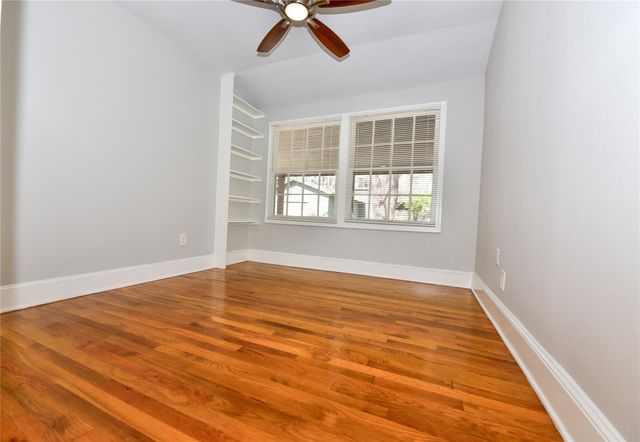 410 Kenniston DR, Austin, TX 78752