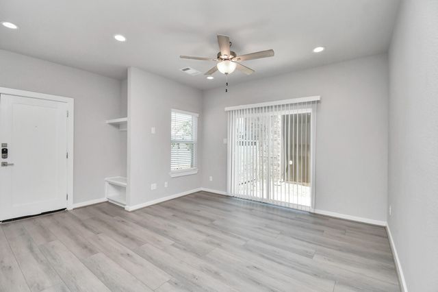 23823 Cumberland Ridge Drive 501, Houston, TX 77447