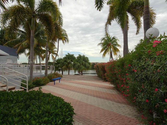 9359 N Fontainebleau Boulevard F109, Miami, FL 33172