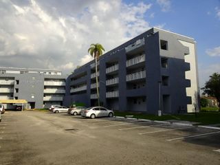 9359 N Fontainebleau Boulevard F109, Miami, FL 33172