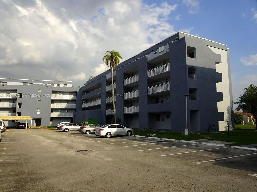 9359 N Fontainebleau Boulevard F109, Miami, FL 33172