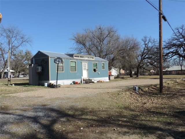 219 S Potter Street, Gorman, TX 76454