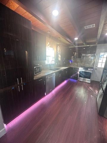 2410 Scott Street, La Marque, TX 77568