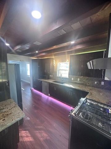 2410 Scott Street, La Marque, TX 77568