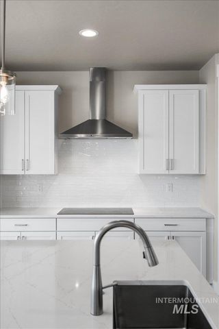 6135 N Senita Hills Ave, Meridian, ID 83646