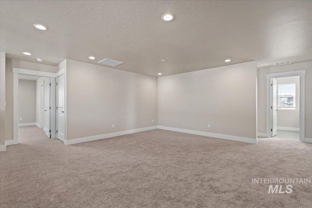 6135 N Senita Hills Ave, Meridian, ID 83646