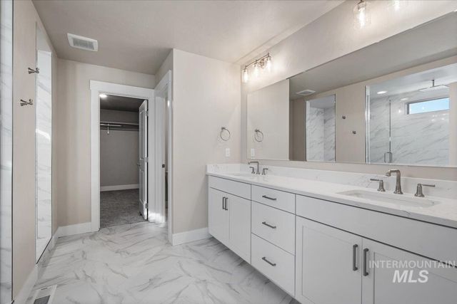 6135 N Senita Hills Ave, Meridian, ID 83646