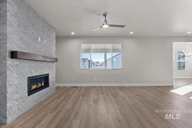 6135 N Senita Hills Ave, Meridian, ID 83646