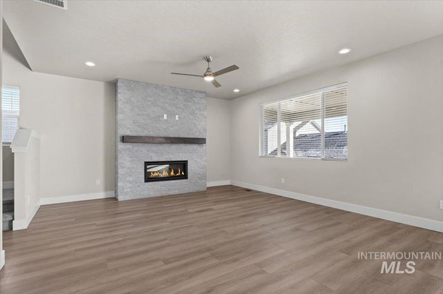 6135 N Senita Hills Ave, Meridian, ID 83646