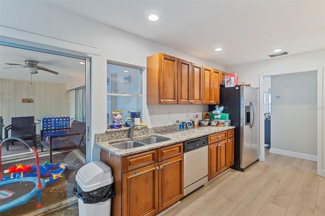 5776 AUGUSTA CIRCLE, Sarasota, FL 34238