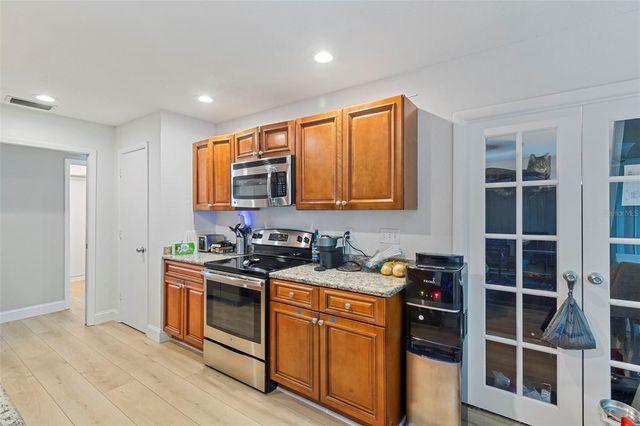 5776 AUGUSTA CIRCLE, Sarasota, FL 34238
