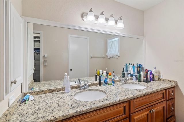 5776 AUGUSTA CIRCLE, Sarasota, FL 34238