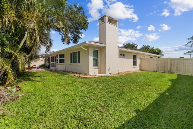 5776 AUGUSTA CIRCLE, Sarasota, FL 34238