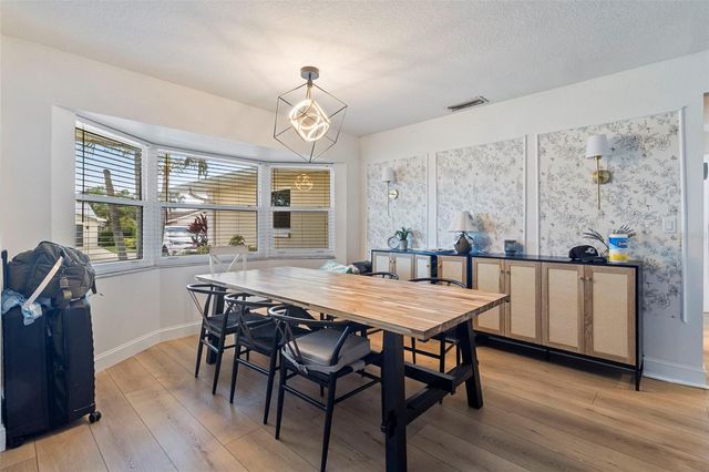 5776 AUGUSTA CIRCLE, Sarasota, FL 34238