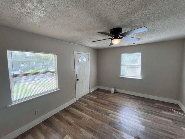 102 Cross Street, Jacksonville, AR 72076