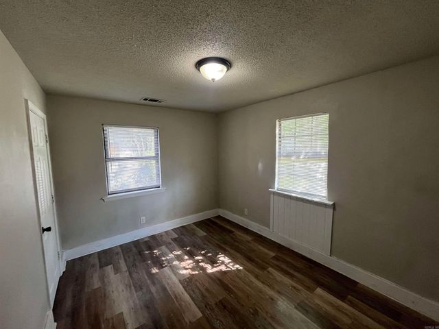 102 Cross Street, Jacksonville, AR 72076