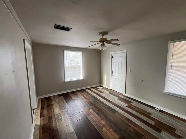 102 Cross Street, Jacksonville, AR 72076