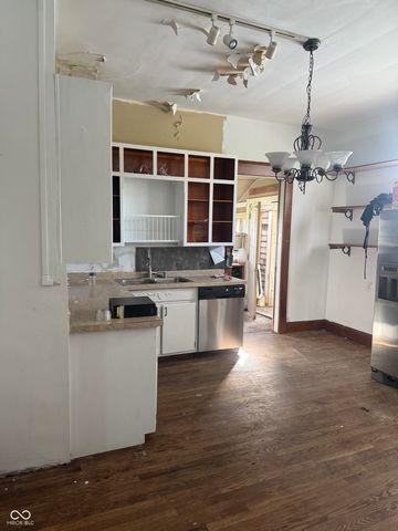 225 W Us Highway 40, Clayton, IN 46118