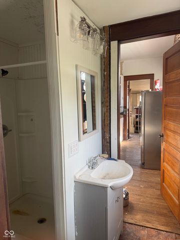 225 W Us Highway 40, Clayton, IN 46118