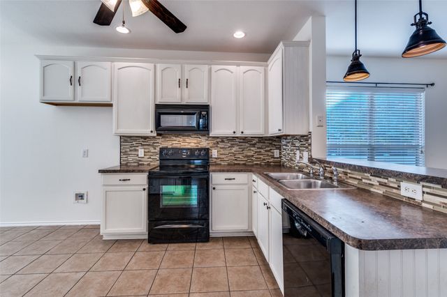 9525 Waterman Drive, Providence Village, TX 76227