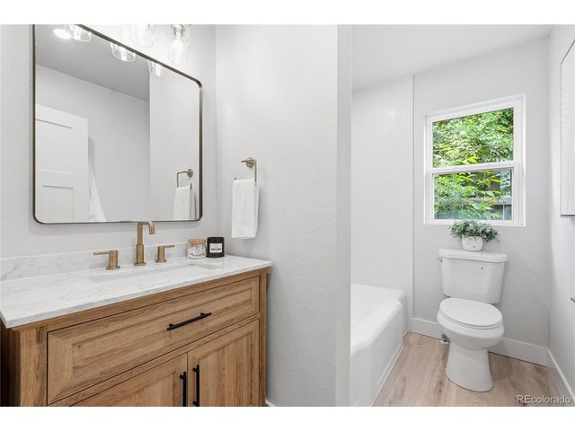 900 Garfield Ave, Loveland, CO 80537