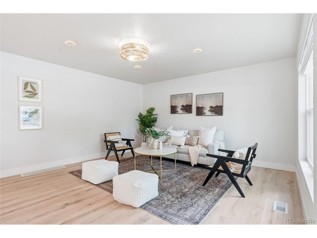 900 Garfield Ave, Loveland, CO 80537