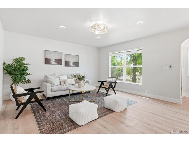 900 Garfield Ave, Loveland, CO 80537