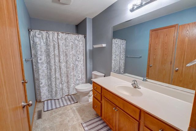 608 Bear Claw Way, Middleton, WI 53562