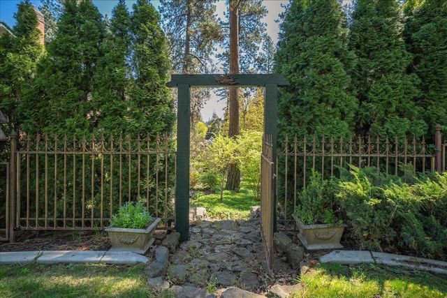 1807 S Rockwood Blvd, Spokane, WA 99203