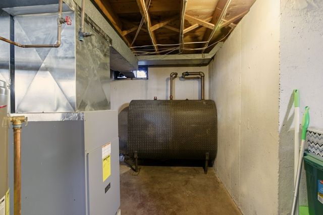 57 Warren Avenue, Tiverton, RI 02878