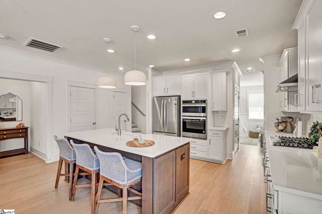 201 Deerview Trail, Simpsonville, SC 29680