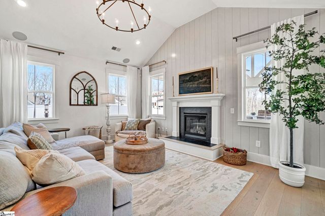 201 Deerview Trail, Simpsonville, SC 29680