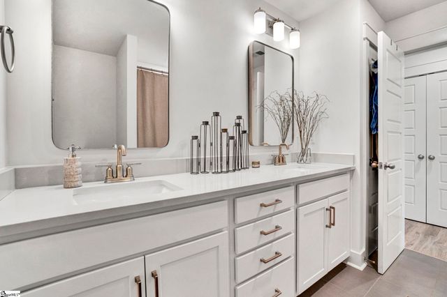 201 Deerview Trail, Simpsonville, SC 29680