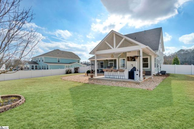 201 Deerview Trail, Simpsonville, SC 29680
