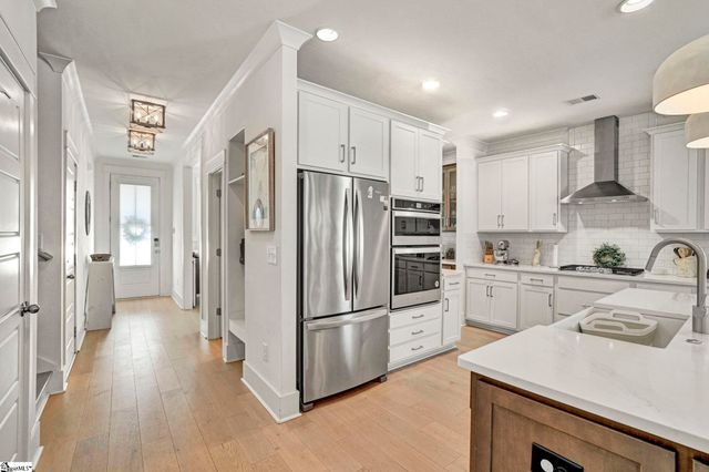201 Deerview Trail, Simpsonville, SC 29680
